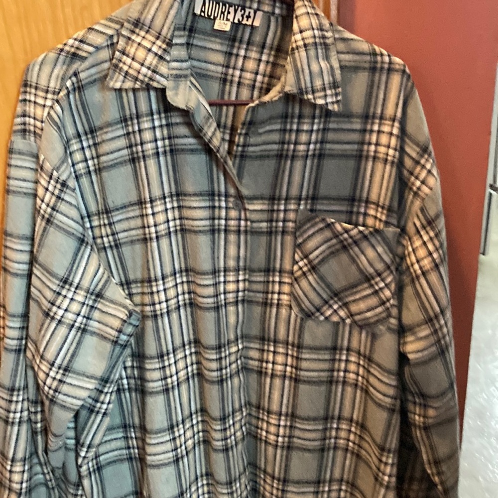 Women’s sage, green flannel